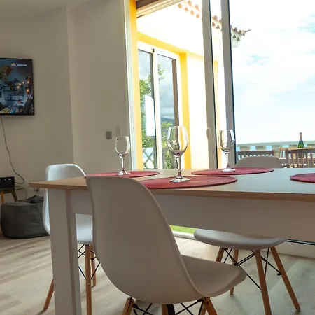 Ocean View Apartment, * 阿德耶