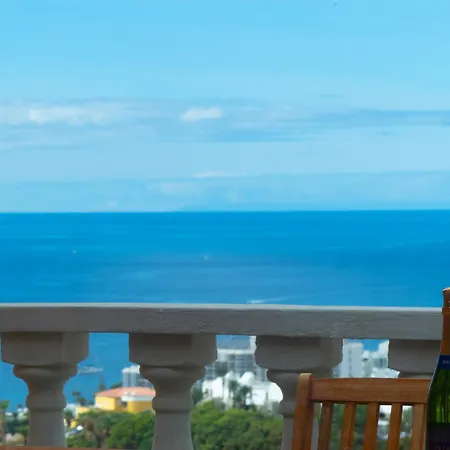 Ocean View Apartment, * אדחה
