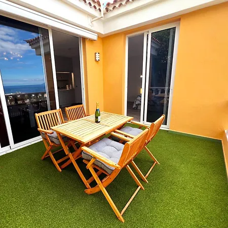 Ocean View Apartment, דירה אדחה