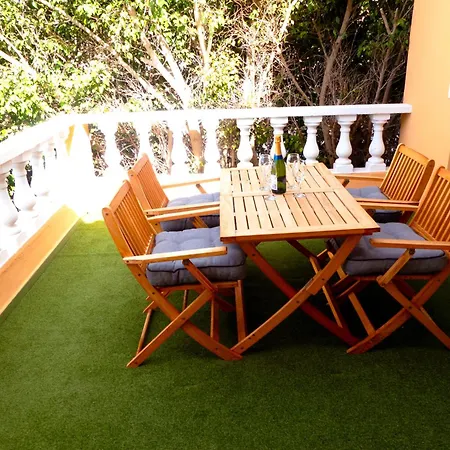 Ocean View Apartment, * אדחה