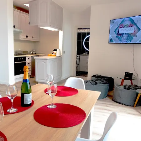 Ocean View Apartment, Daire